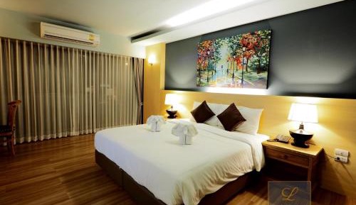 Deluxe King Room
