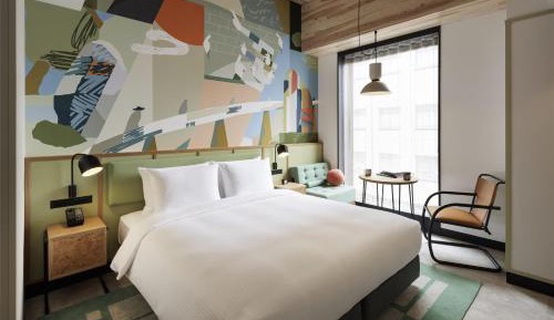 Deluxe King Room