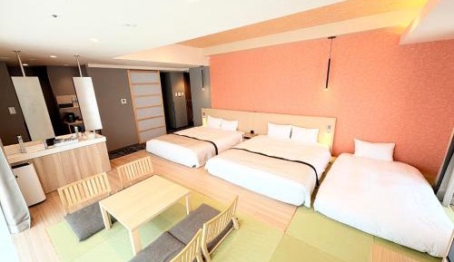 Premier Deluxe Twin With Japanese-style Futon			