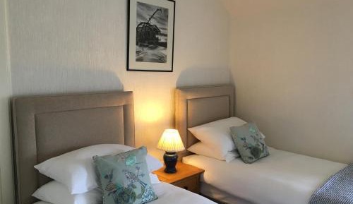 Twin Room with Private Bathroom