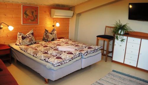 Twin Room with Shared Bathroom