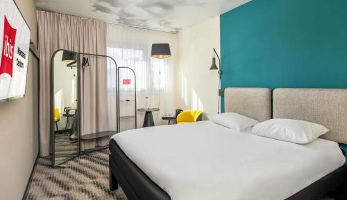 KAI Queen Room