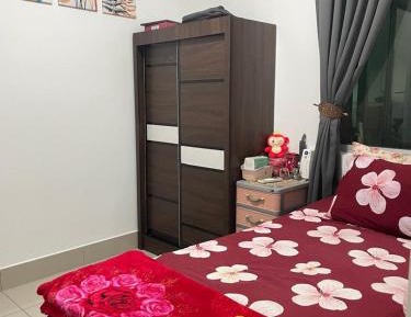 Single Room with Private Bathroom