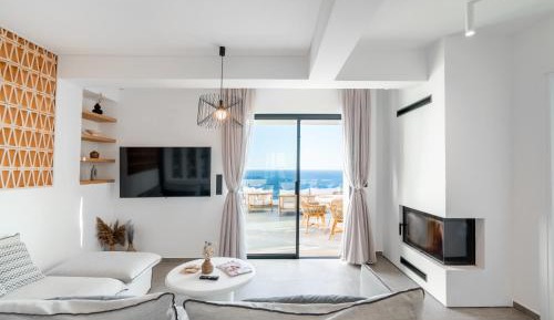 Two-Bedroom Apartment with Terrace and Sea View