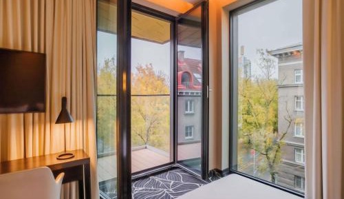 Executive Suite with Balcony