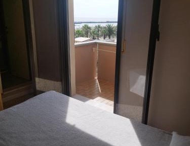 Deluxe Double Room with Side Sea View