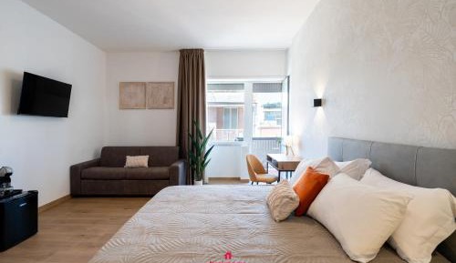 Quadruple Room with Private Bathroom