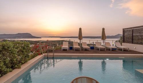 Three-Bedroom Villa with Private Pool (Alai)