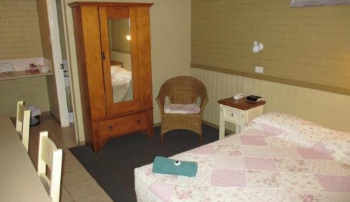 Standard Queen Room