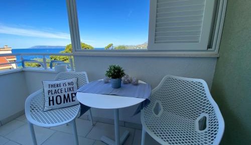 Studio Apartment with Sea View