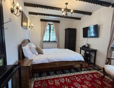 Queen Room with Garden View