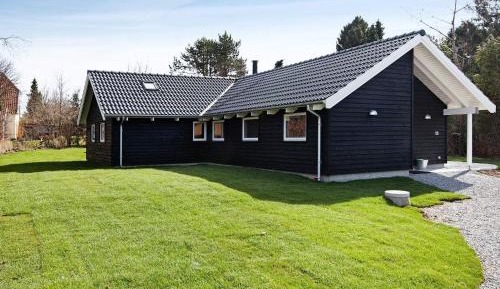 Five-Bedroom Holiday Home