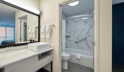 Efficiency Double Suite with Two Double Beds - 1st Floor - Non Smoking