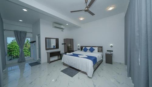 Deluxe Triple Room with Sea View