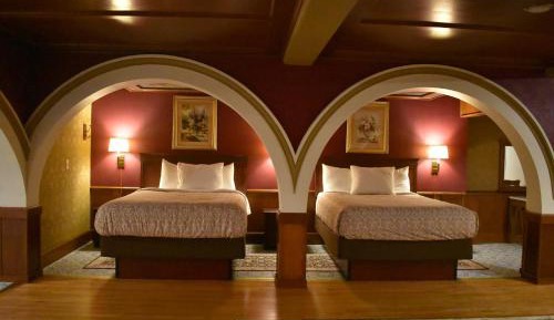 Deluxe Family Suite
