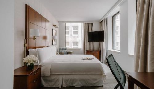 Standard Queen Room