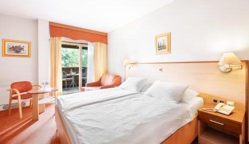 Double Room with Balcony (2 Adults + 1 Child)
