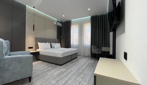 Suite with City View