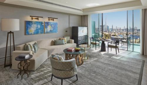 Club Deluxe Skyline View King Room with Club Lounge Access -  including Daily Breakfast & Afternoon Tea, Evening Drinks & Canapes
