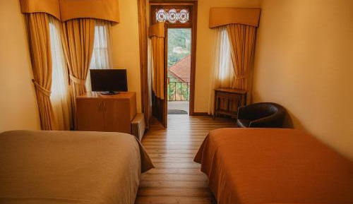 Deluxe Queen Room