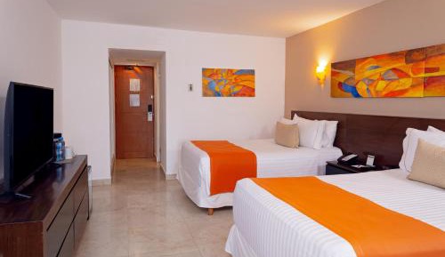 Deluxe Room with Pool access 