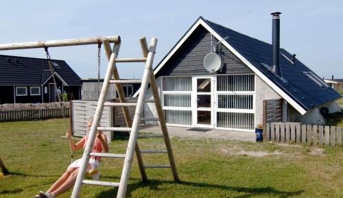 Three-Bedroom Holiday Home 