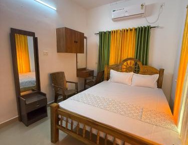 Deluxe Double Room (2 Adults + 1 Child)