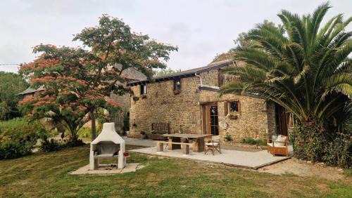 Cottage (6 Adults)