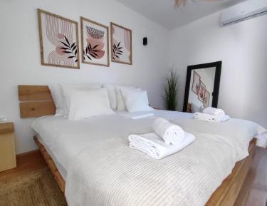 One-Bedroom Bungalow