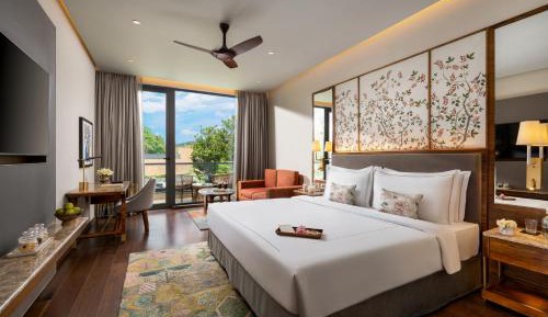 Deluxe Pool View Room with Balcony - King Bed