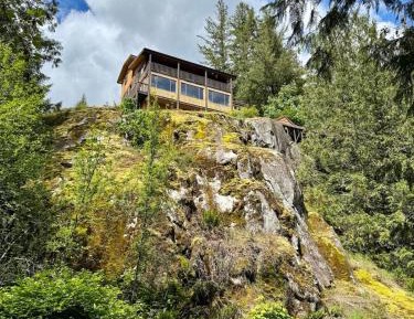 Three-Bedroom Holiday Home 