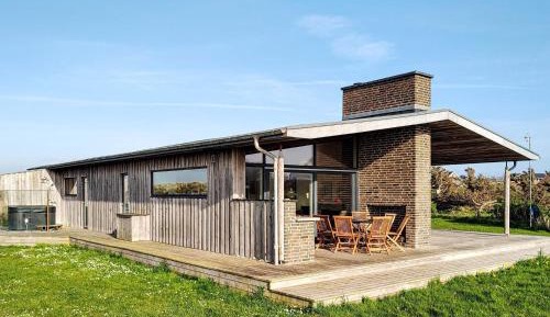Three-Bedroom Holiday Home 