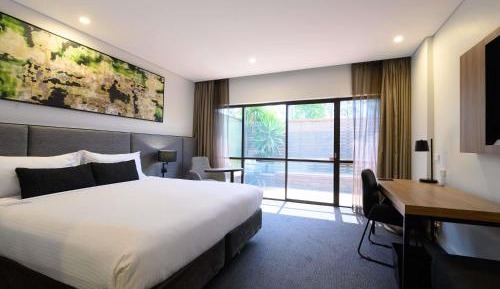 King Room with Courtyard View