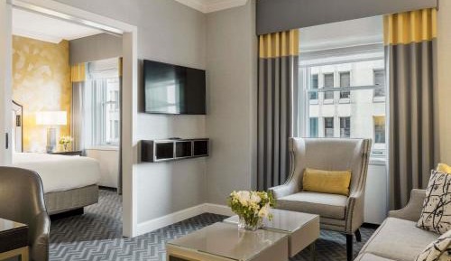 One-Bedroom King Suite