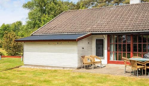 Three-Bedroom Holiday Home 