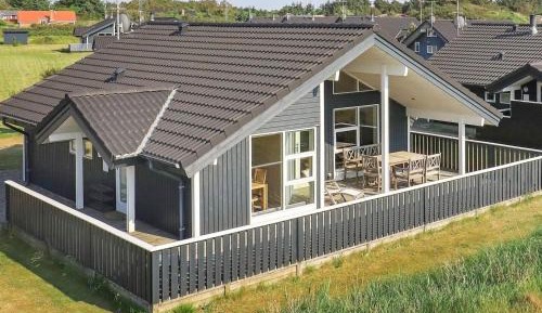 Three-Bedroom Holiday Home 