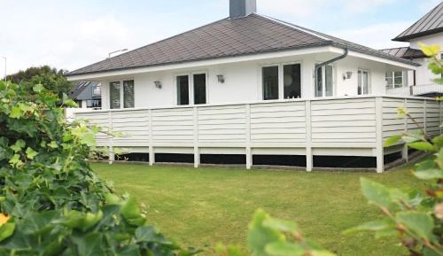 One-Bedroom Holiday Home