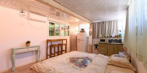Studio with Spa Bath