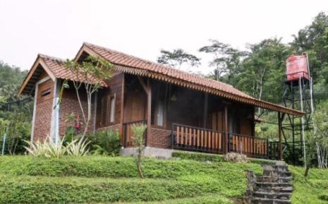 Cottage with Garden View