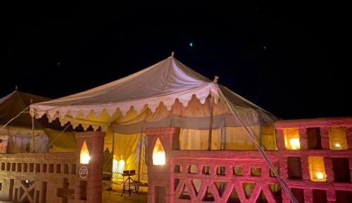 Deluxe Double Room (2 Adults + 1 Child)