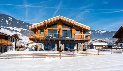 Four-Bedroom Holiday Home