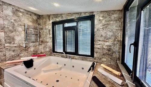 Queen Suite with Sea View