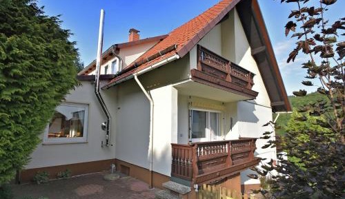 Seven-Bedroom Holiday Home