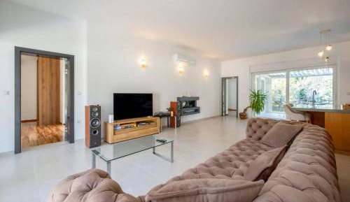 One-Bedroom Villa