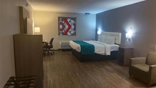 Deluxe King Room - Non-Smoking