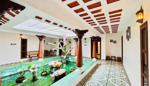 Suite with Pool View