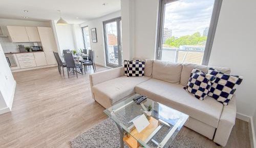 Three-Bedroom Apartment with Balcony