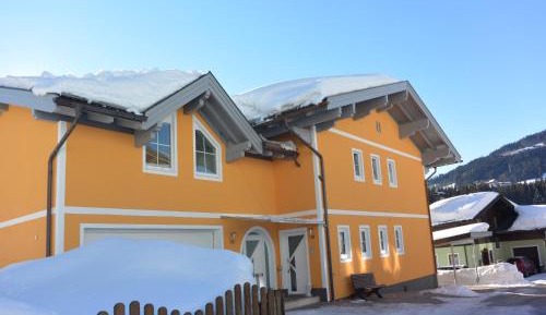 Three-Bedroom Holiday Home 