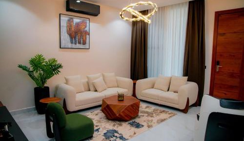 Deluxe Double Room (2 Adults + 1 Child)