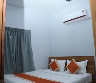 Deluxe Double Room (2 Adults + 1 Child)